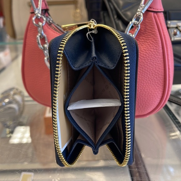 Michael Kors Jet Set Travel Medium Zip Around Card Case 
Color: Navy 
NWT - Picture 6 of 16